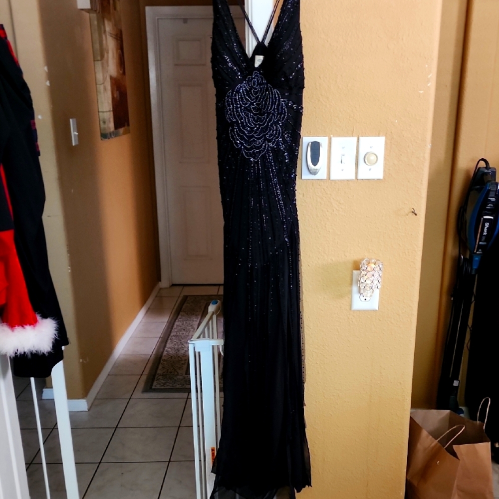 Chic Black Backless Evening Dress